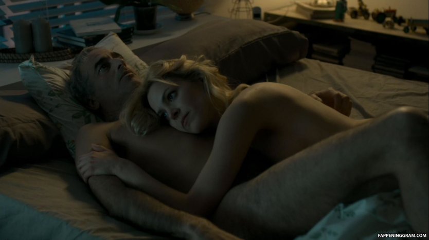 Vis a vis сериал обнаженка