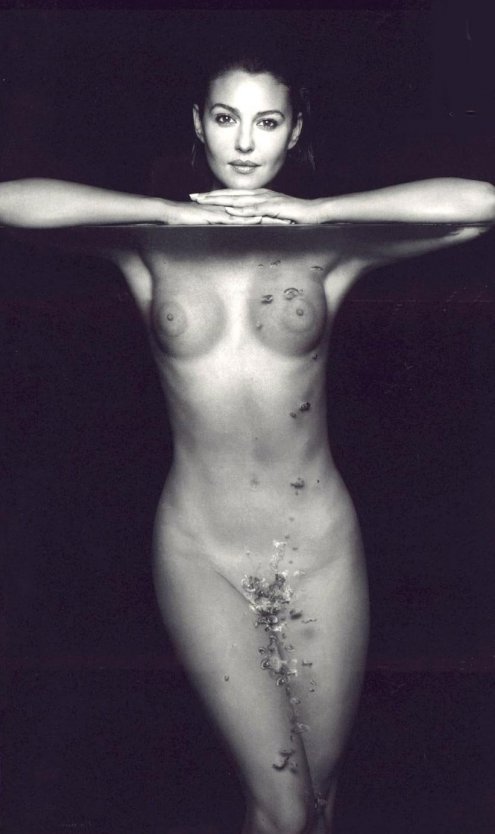 Моника Белуччи в молодости ню