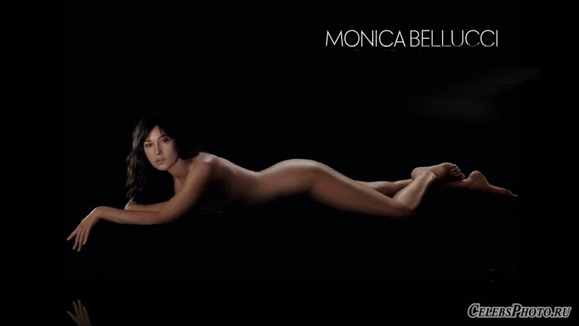 Моника Беллуччи топлес