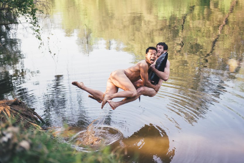 Эротическая фотосессия на море