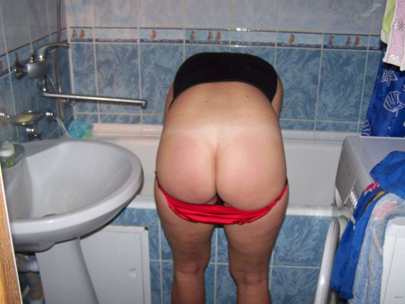 Красивая задница соседки ню