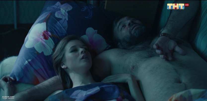 Эмили Блум в Нижнем белье голая