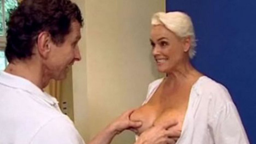 Бриджет Нильсон топлесс