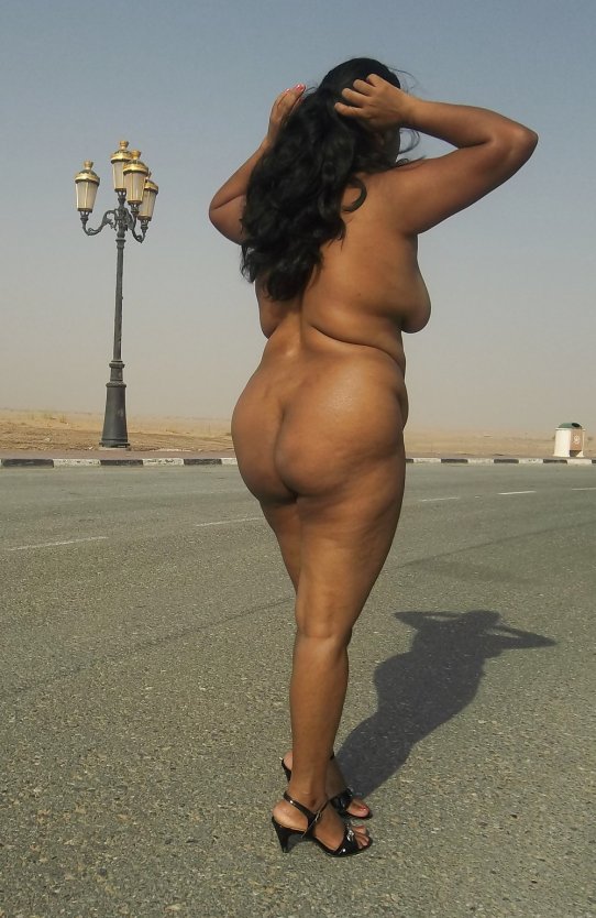 Голые жопастые арабские женщины