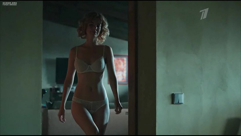 Валерия Арланова актриса в купальнике