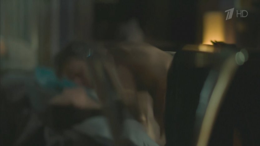 Полина Сыркина в колготках