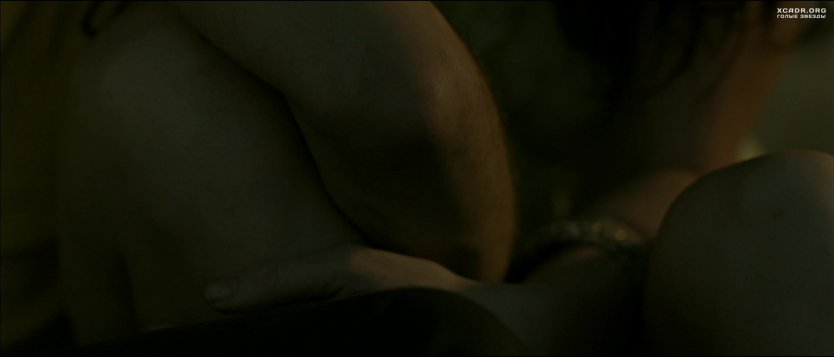 Линн Коллинз беременная голая