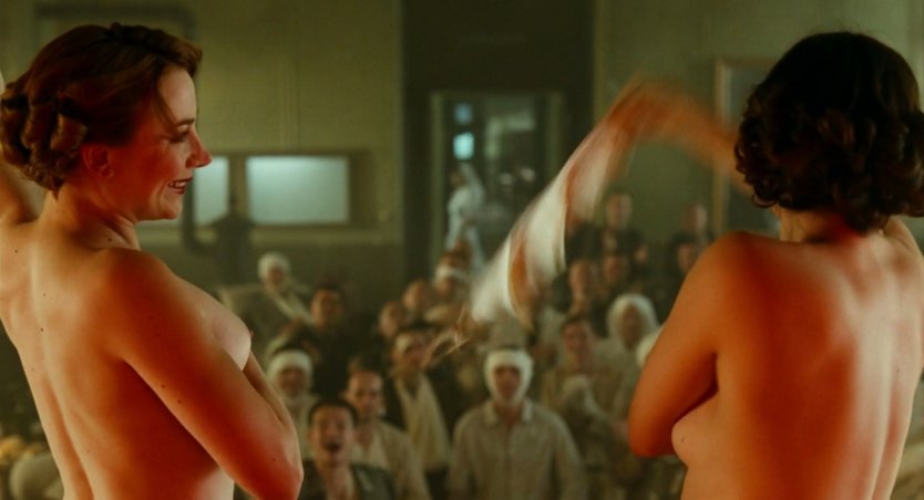 Мари Жиллен голая в фильме