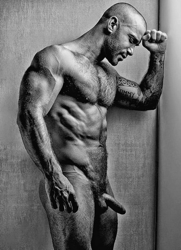 Фотосессия голых мужчин