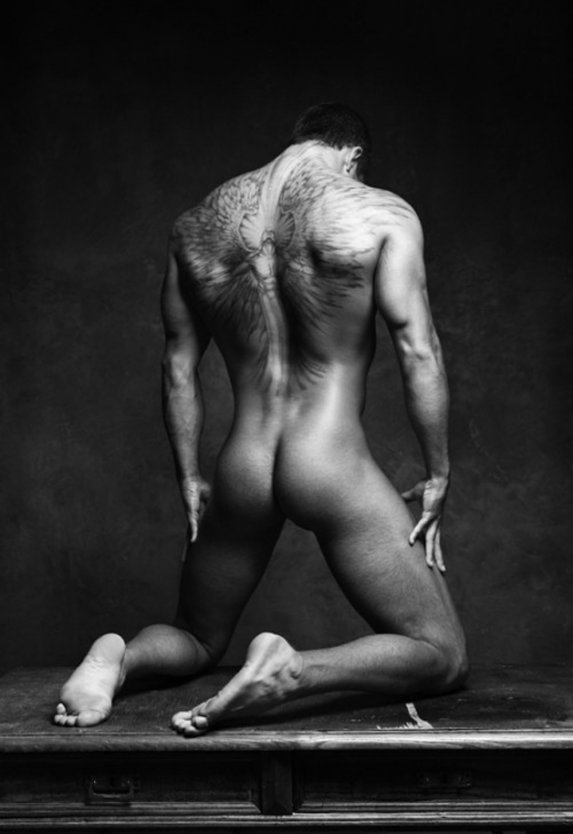 Голые грузинские парни