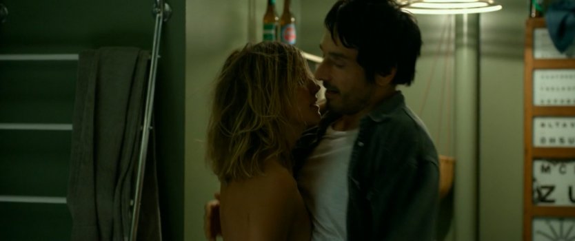 Тиера Сковбай голая грудь