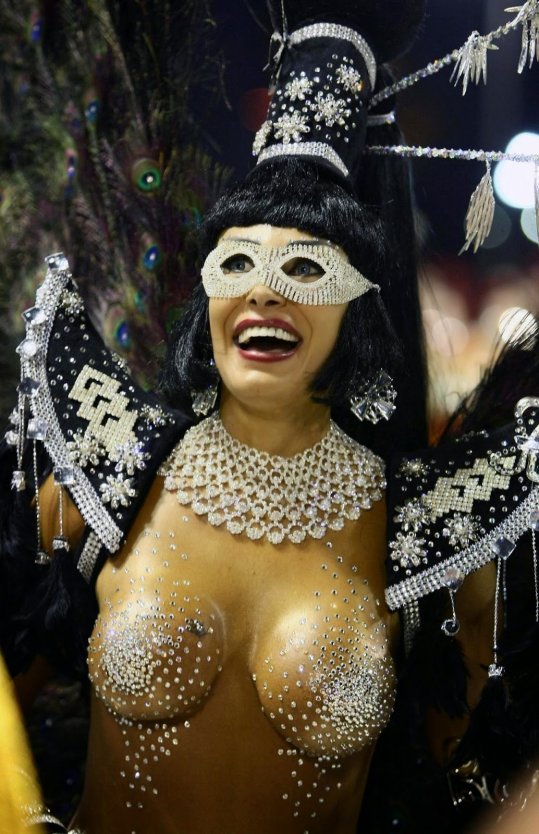 Валя карнавал обнаженки