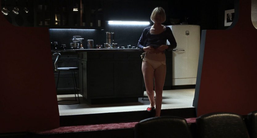 Миа Васиковска фото голая