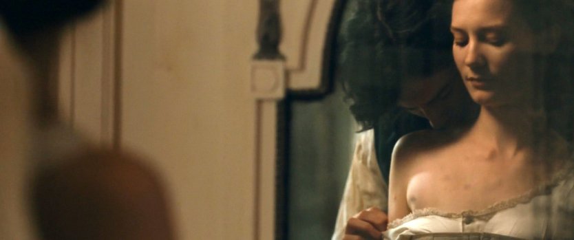 Миа Васиковска фото в купальнике