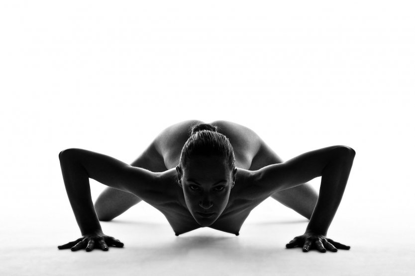 Голые женщины гимнастки