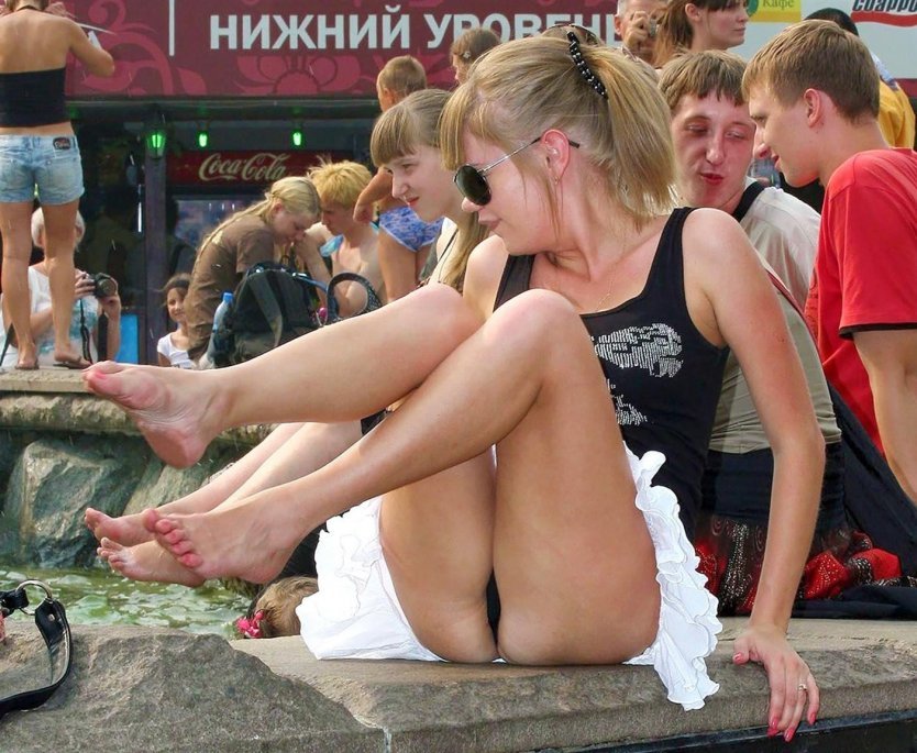 Взрослые дамы без трусиков