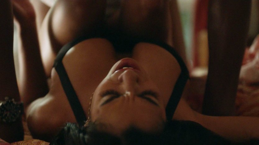 Раскрепощенные голые женщины