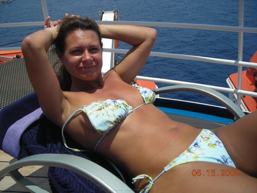 Взрослые женщины на отдыхе