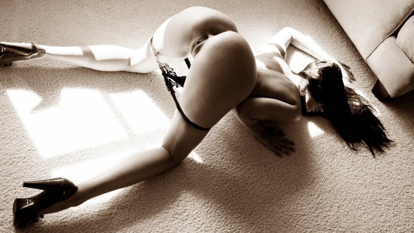 Сладкие попки без белья