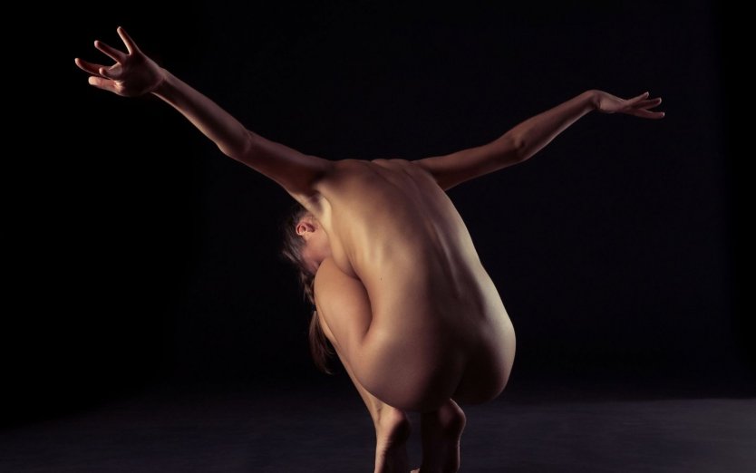 Красивые голые гимнастки