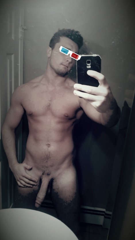 Мужской член в трусах домашнее