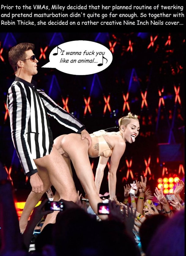 Майли Сайрус сасёт член