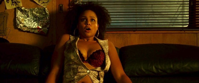 Хейли Беннетт постельные сцены