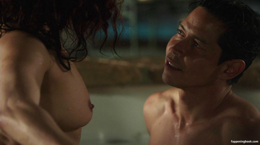 Хейли Беннетт постельные сцены