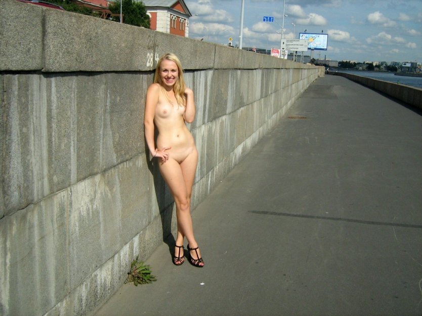 Голые бабы на улице частное