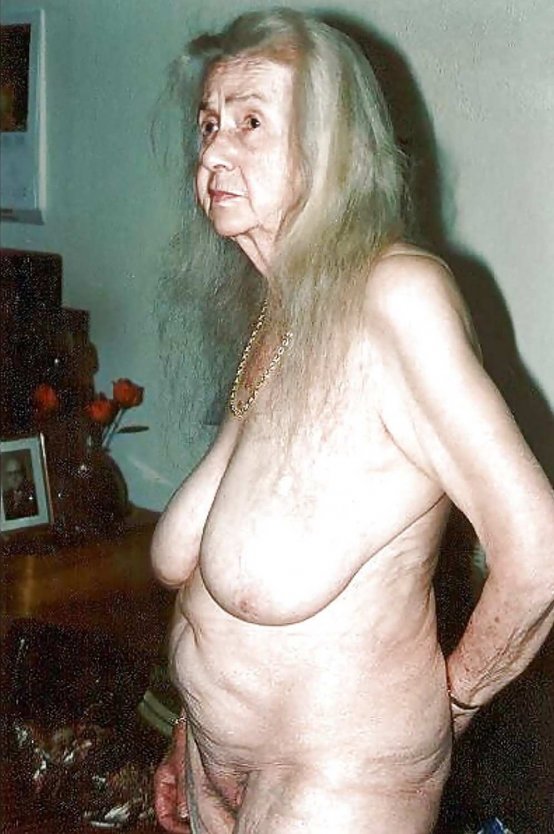 Очень старые голые женщины