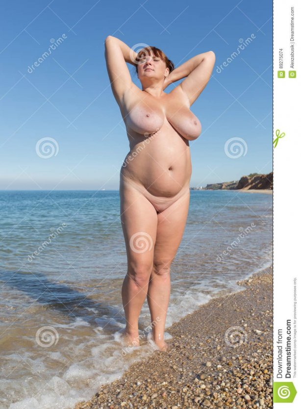 Арианна Синн модель титьки