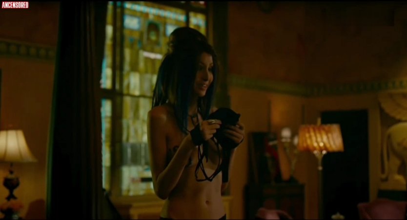 Актриса Сара Белломо голая