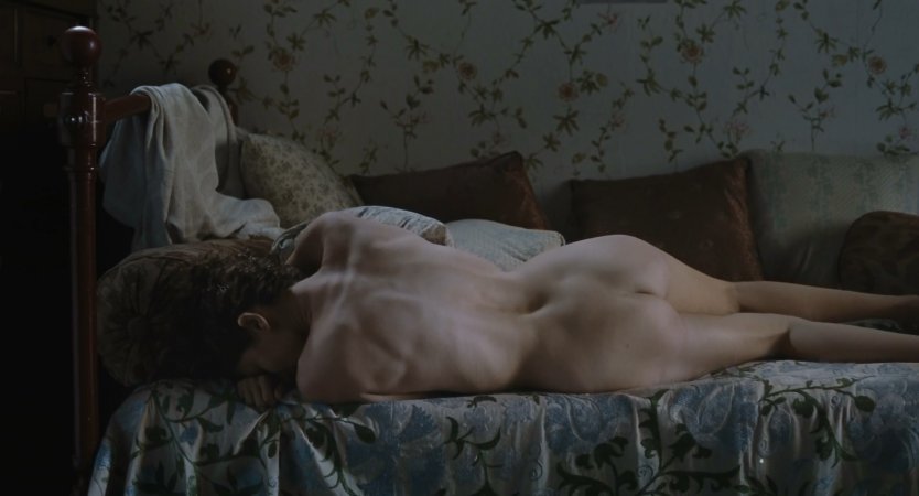 Линда Хэмилтон в фильме Восход черной Луны голая