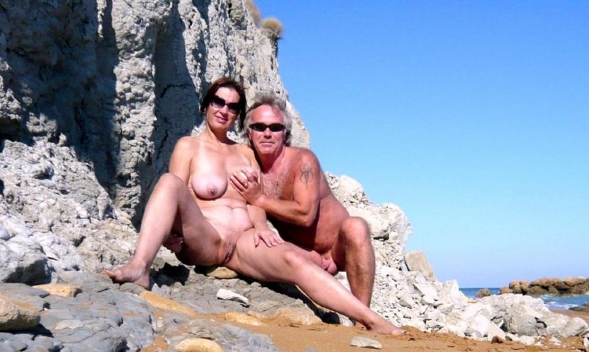 Зрелая отсосала на пляже