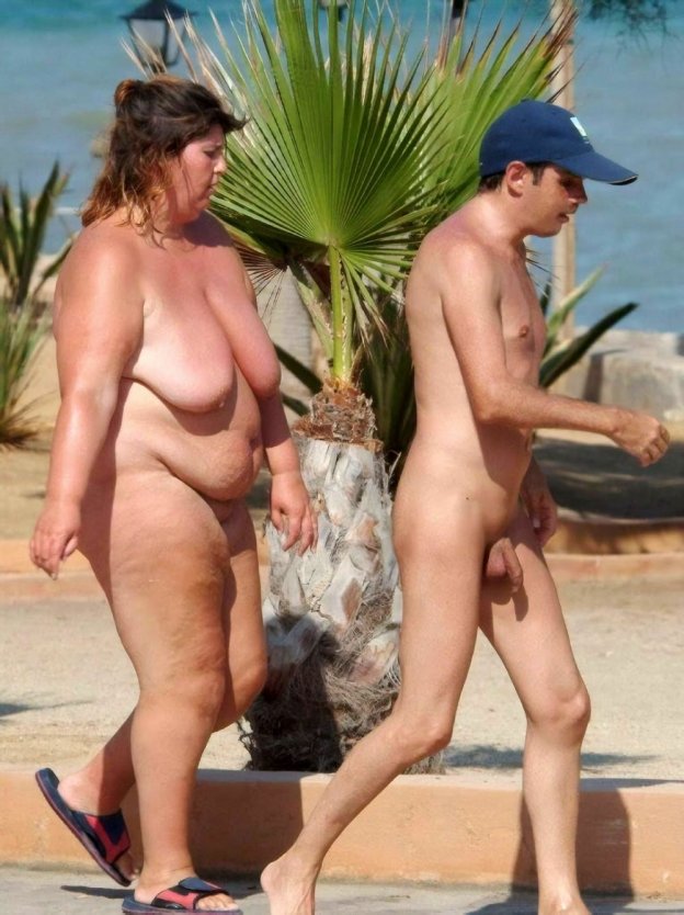 Голые зрелые пары на пляже