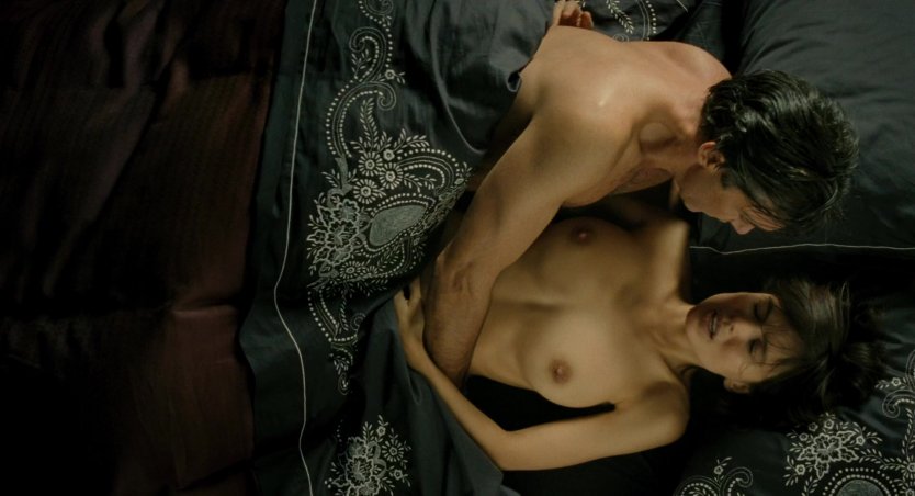 Голая Елена Анайя кожа в которой я живу