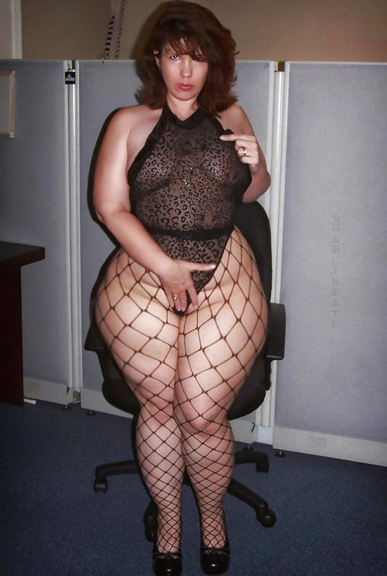 Большие бедра зрелых баб