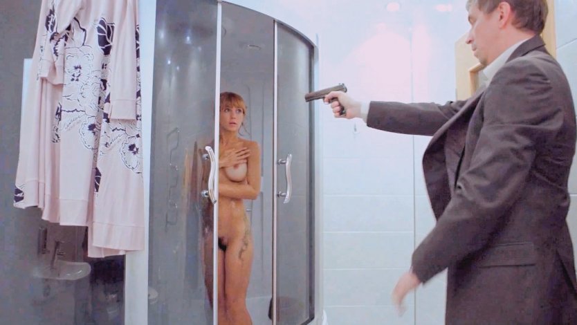 Ирина Россиус разделась