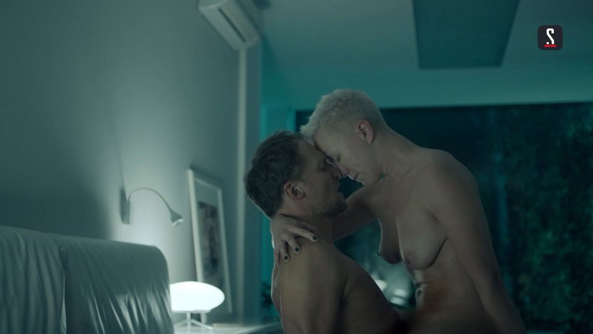 Дарья Мороз голая в сериале