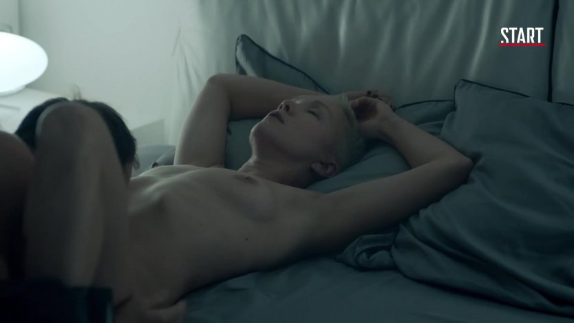 Дарья Мороз топлесс