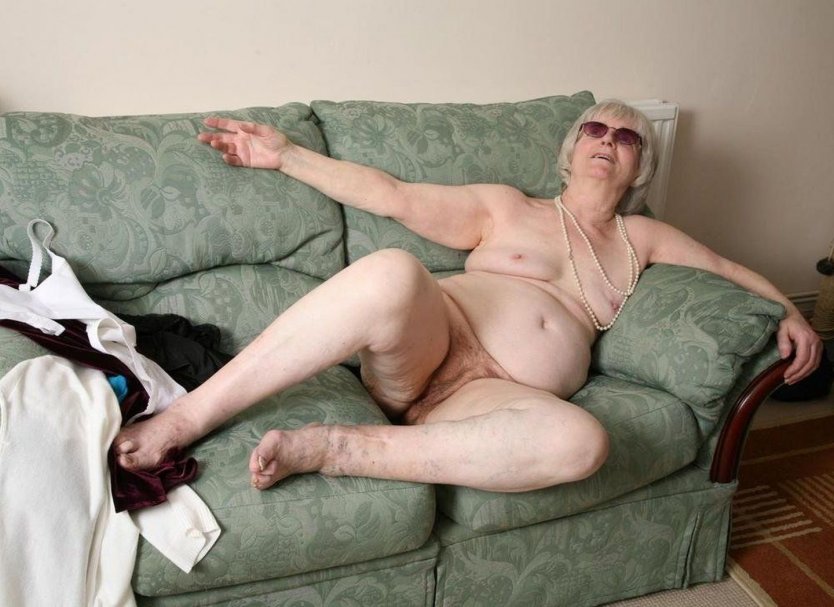 Зрелые ебутся на природе