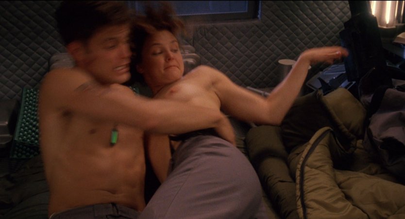 Звездный десант фильм 1997 Дина Мейер голая