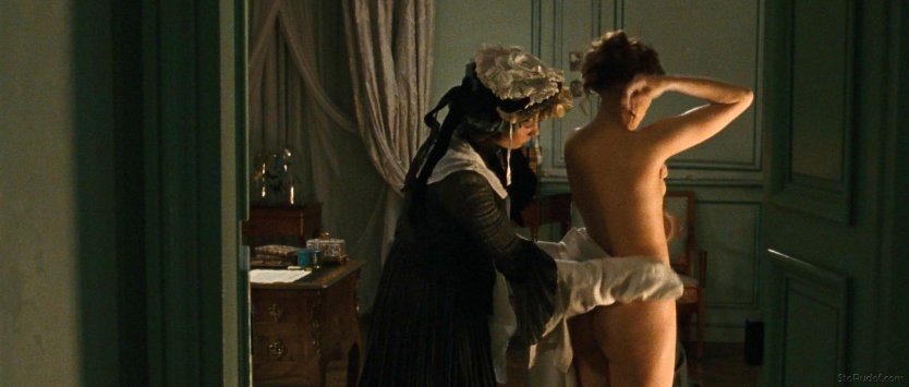 Актриса Вера Фармига ню