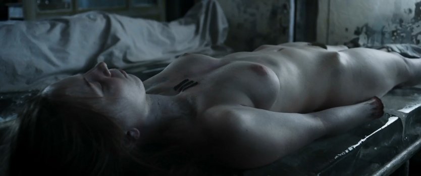 Голая Яна Гурьянова из сериала Интерны