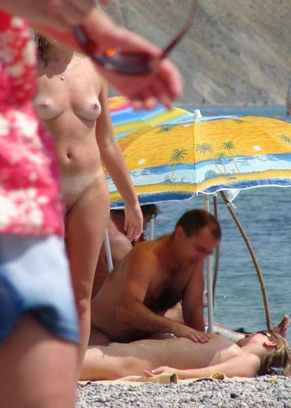 Любительская групповуха на пляже