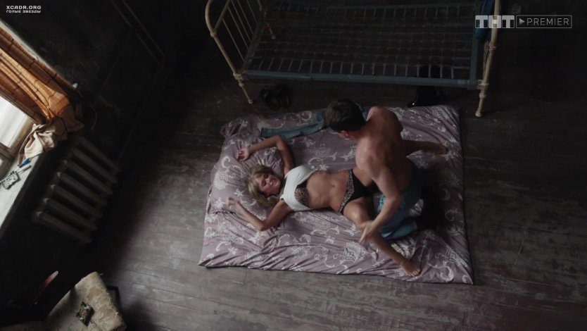 Молодые упругие большие груди