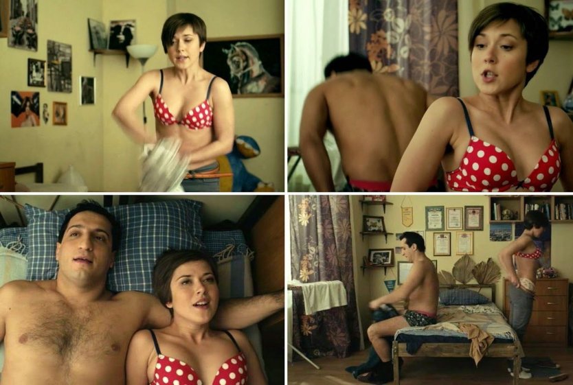 Зрелая волосатая на ковре