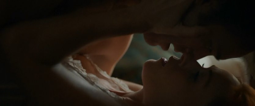 Одри дана полностью голая