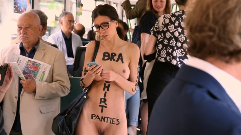 Учителя обнажаются в протест