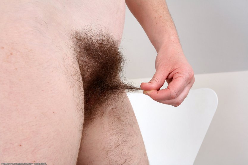 Голые парни с волосатым хуем